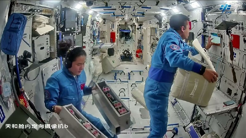 Исторический выход в открытый космос: тайконавты на станции «Тяньгун»