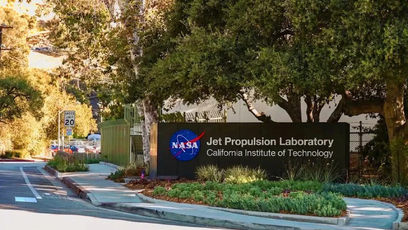 Лаборатория реактивного движения NASA закрыта из-за лесных пожаров в США