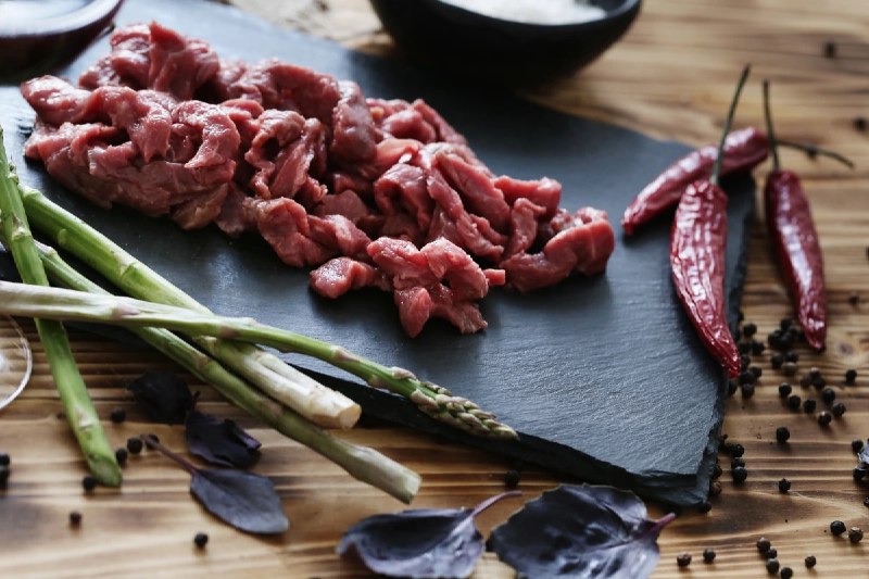 Опасность красного мяса: повышение риска деменции