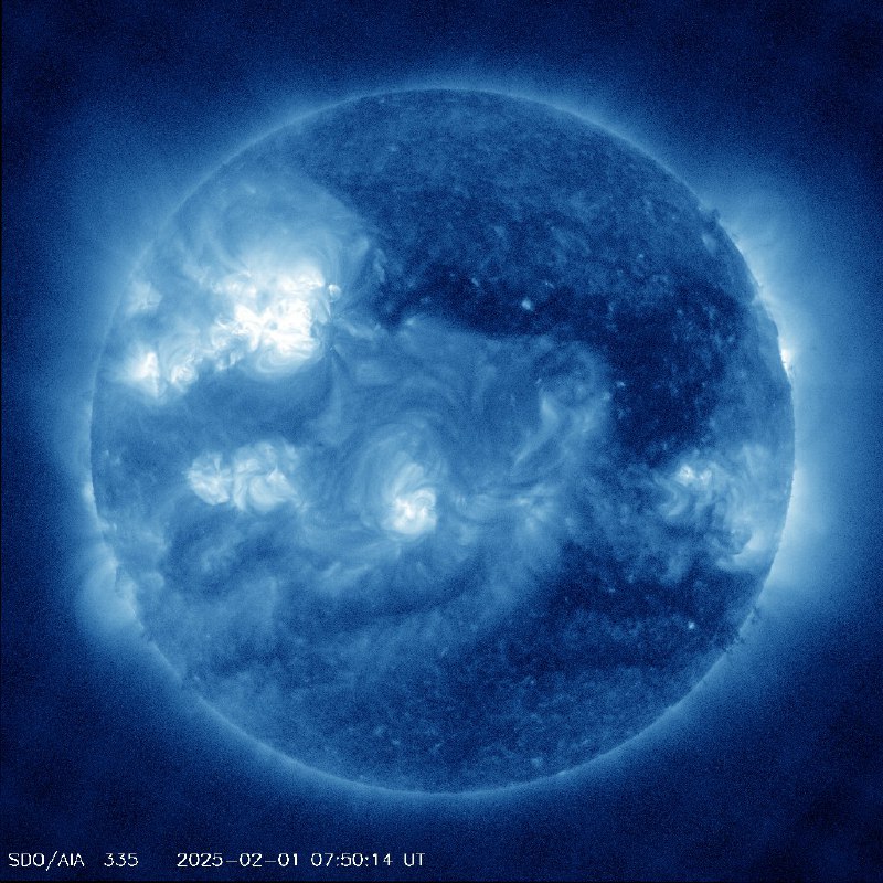 Корональная дыра на Солнце: новые снимки от SDO
