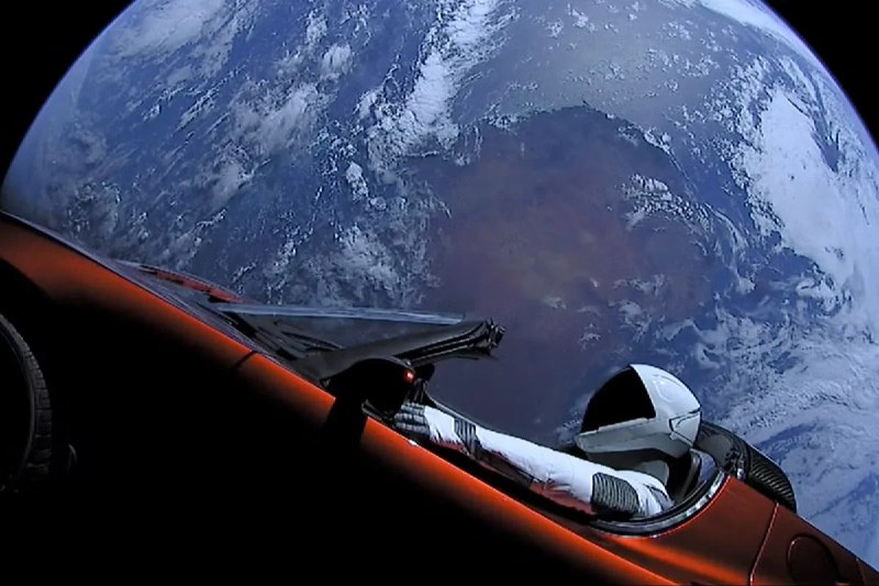 Астрономы приняли родстер Tesla за астероид