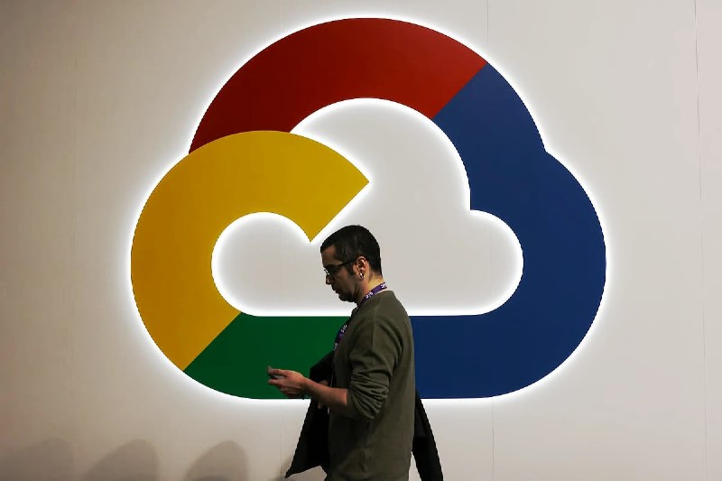 Alphabet: Крупные инвестиции в ИИ и облака до 2025 года