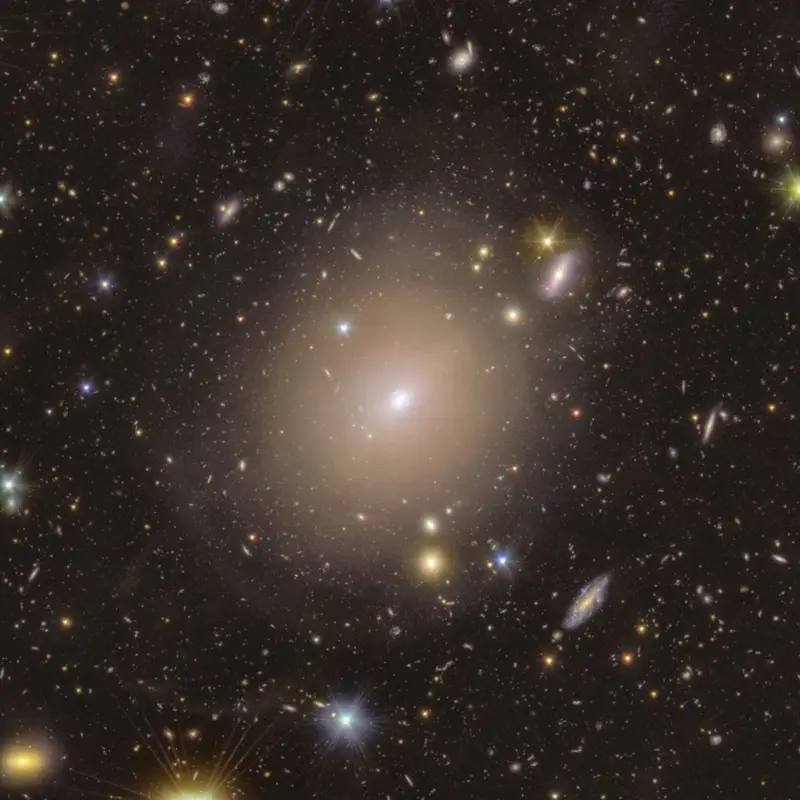 Фантастическое кольцо всевластия в галактике NGC 6505