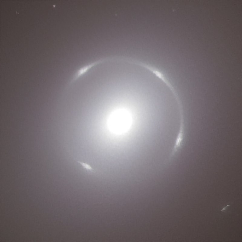 Открыто редкое кольцо Эйнштейна в галактике NGC 6505