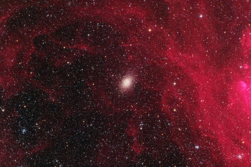 NGC 1978 — Очень необычное звездное скопление в Большом Магеллановом Облаке