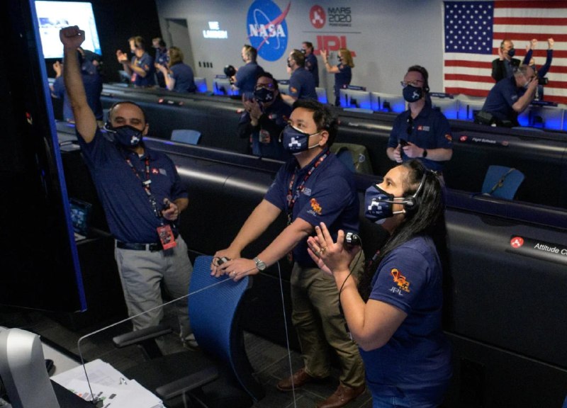 Белый дом изменяет планы по увольнениям в NASA