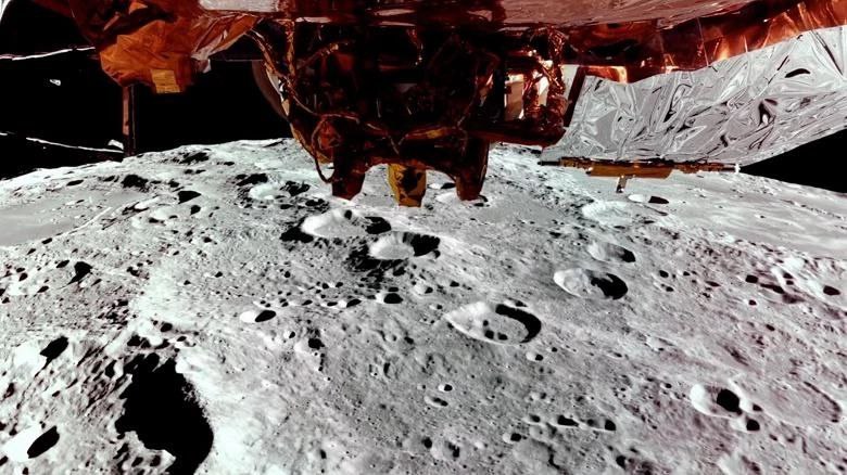 Первые снимки Луны от Голубого призрака