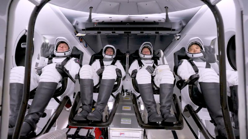 Космический корабль Crew Dragon пристыковался к МКС