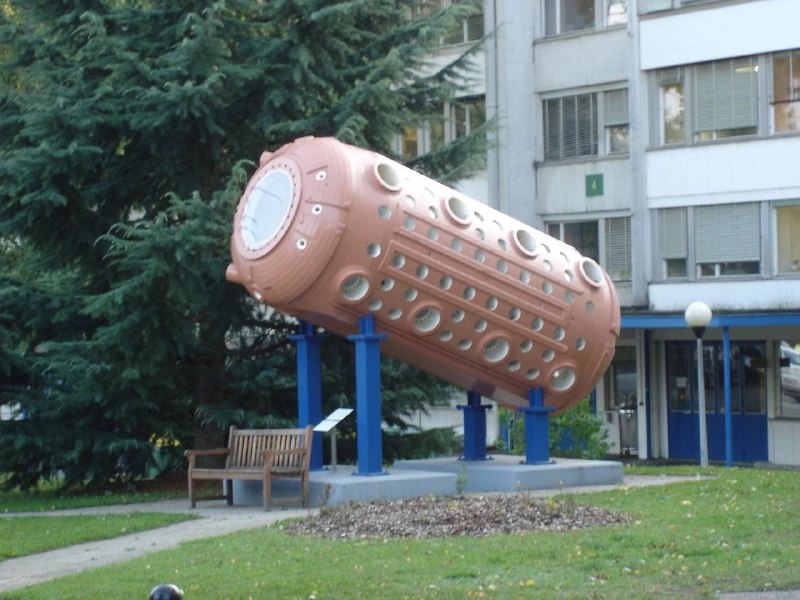 Роль камеры Gargamelle в открытии бозона Z0