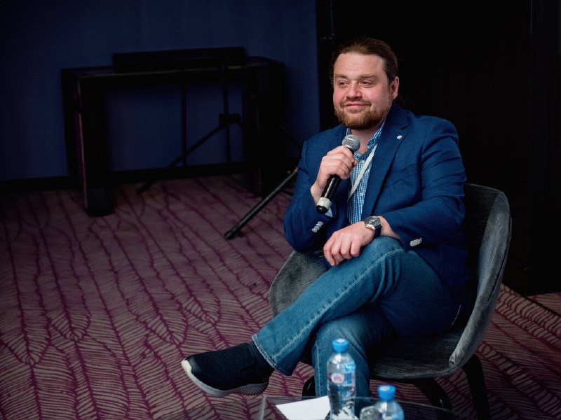 Поставки ресурсов для марсианской колонии: взгляд астронома