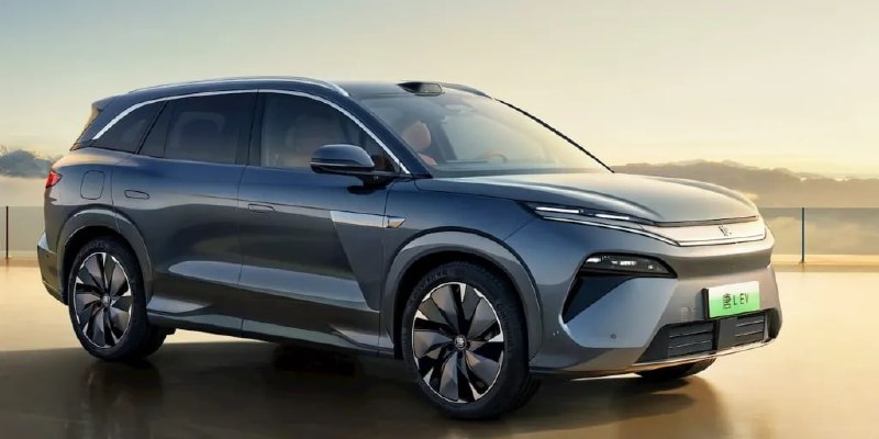 Новые электромобили BYD с инновационной быстрой зарядкой