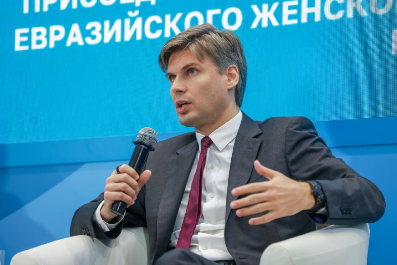 Роскосмос укрепляет партнерства и привлекает частные инвестиции на ПМЭФ