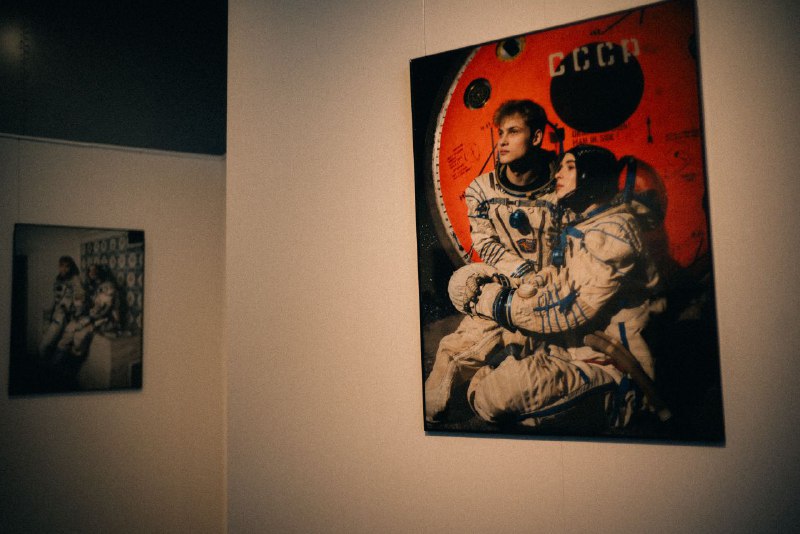 Космический фестиваль: фотосессия в духе эпохи и ретро-оборудования