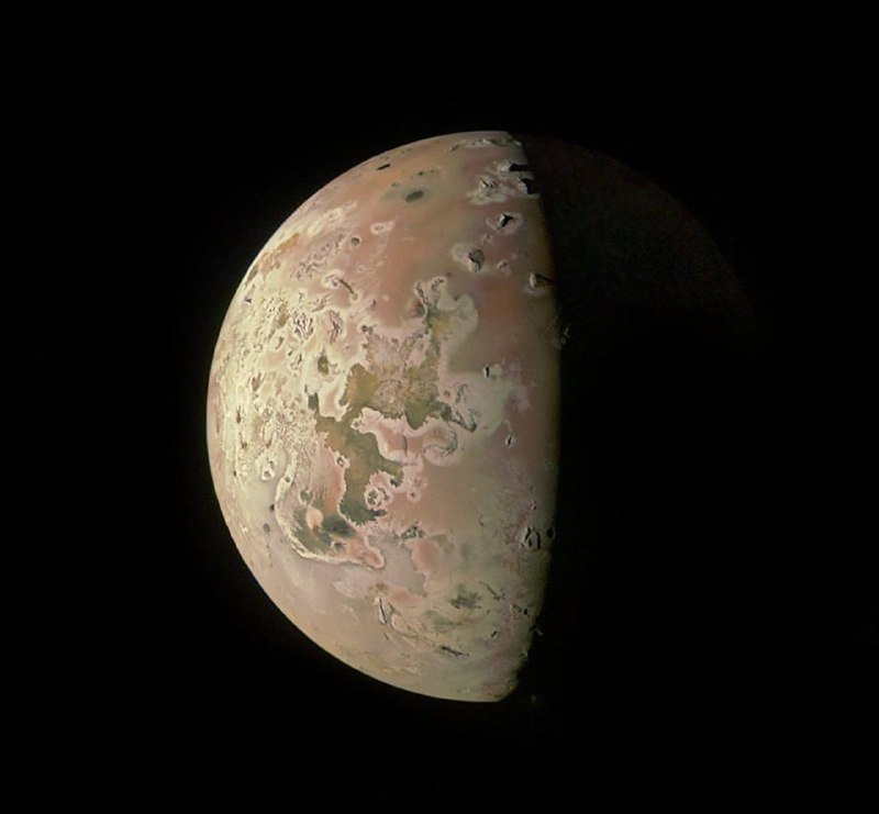 Аппарат Juno опроверг наличие магматического океана на спутнике Ио