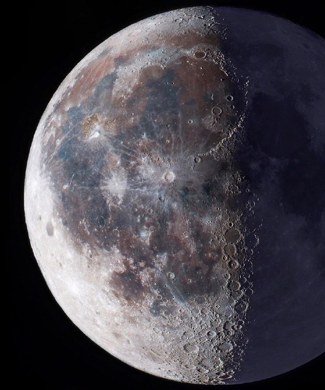 Океан Бурь — крупнейшее лунное море и историческая посадка Apollo 12