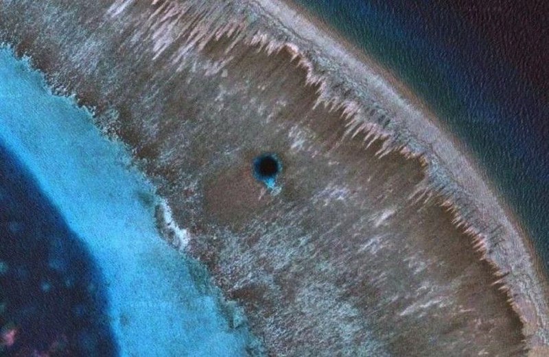 Самая глубокая Голубая дыра на планете: Драконья нора
