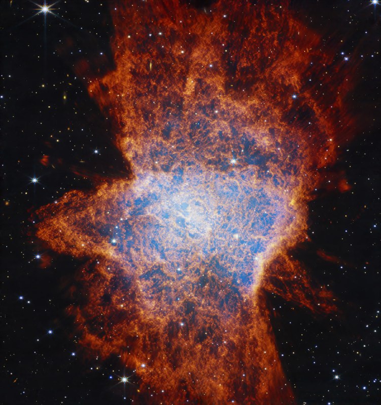 Уникальная форма планетарной туманности NGC 6072 и её особенности